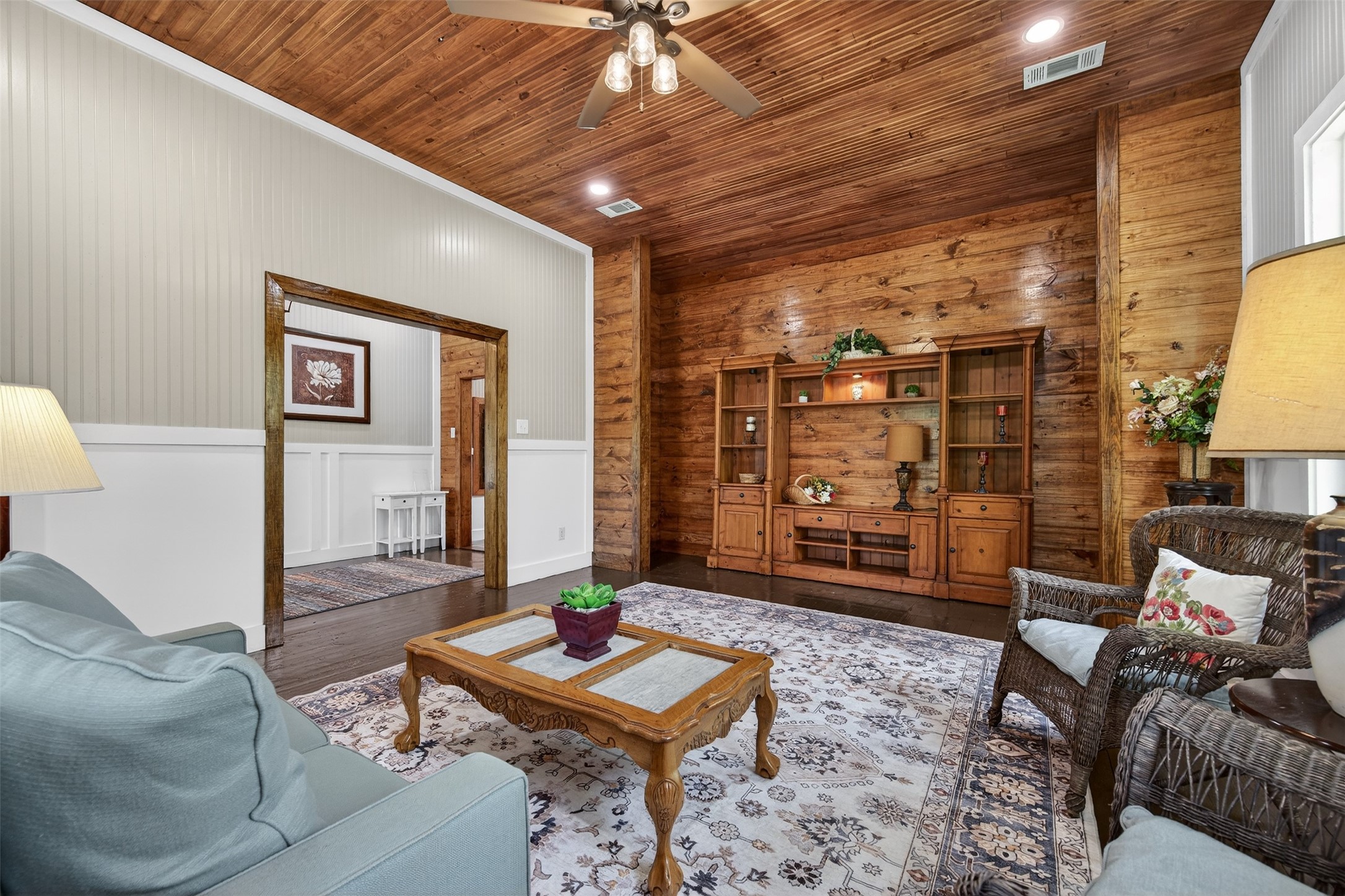 909 N Howard Street Palestine TX 75801