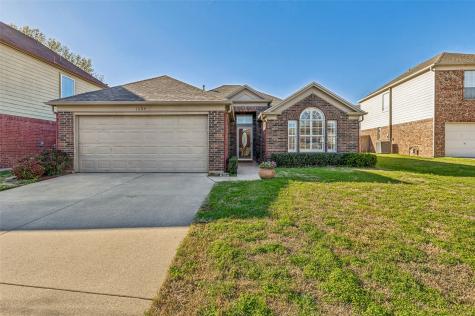 1604 Park Chase Avenue Arlington TX 76011