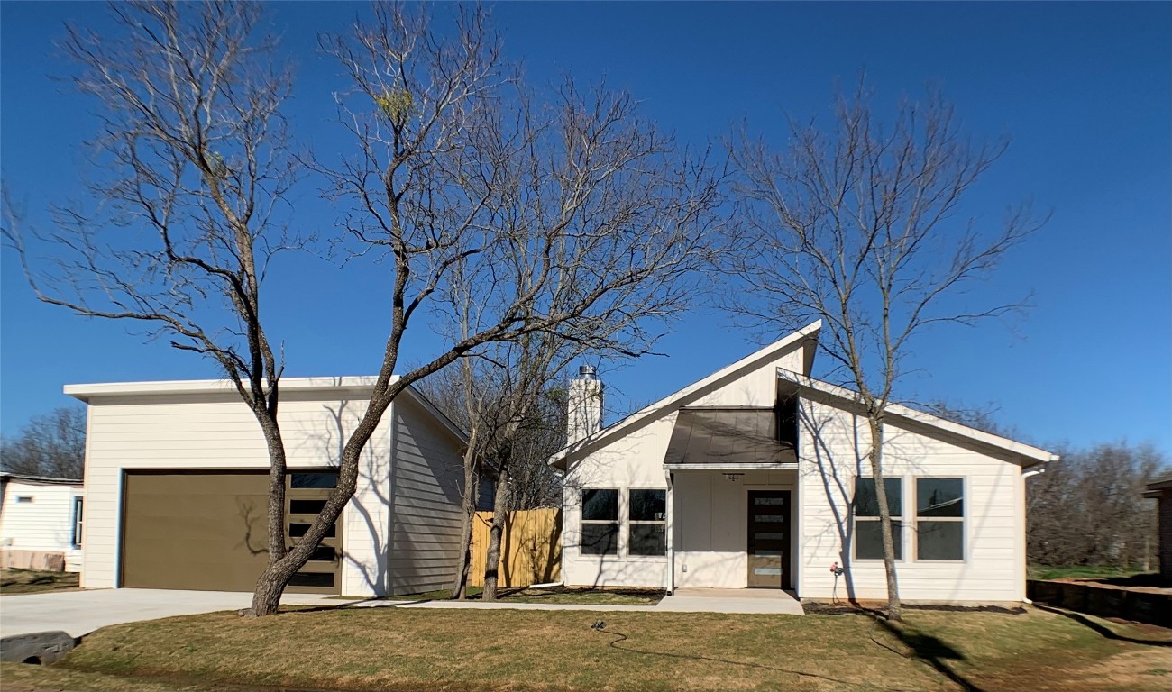 5520 Belaire Circle Granbury TX 76048