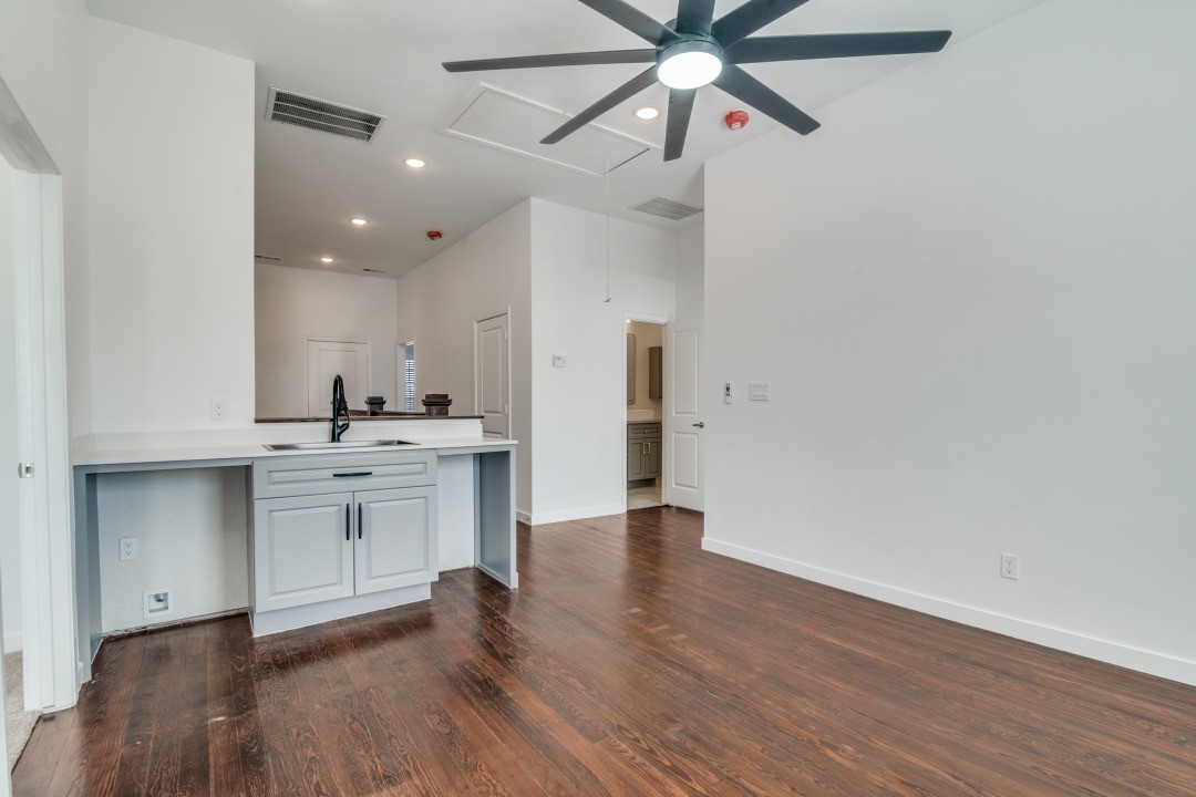 610 Tyler Street Ennis TX 75119