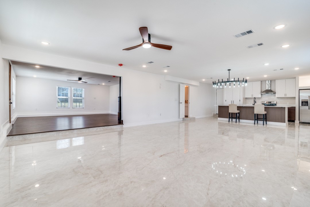 610 Tyler Street Ennis TX 75119