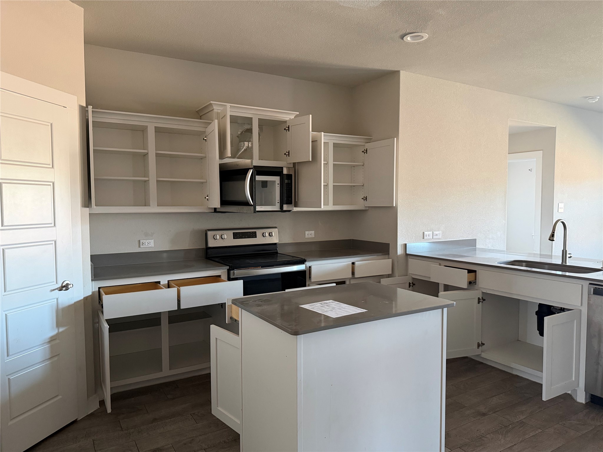 820 Lakeview Drive Alvarado TX 76009