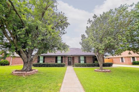 1206 N Saint James Circle Pilot Point TX 76258