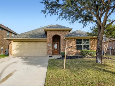 2537 Flowing Springs Drive Fort Worth TX 76177