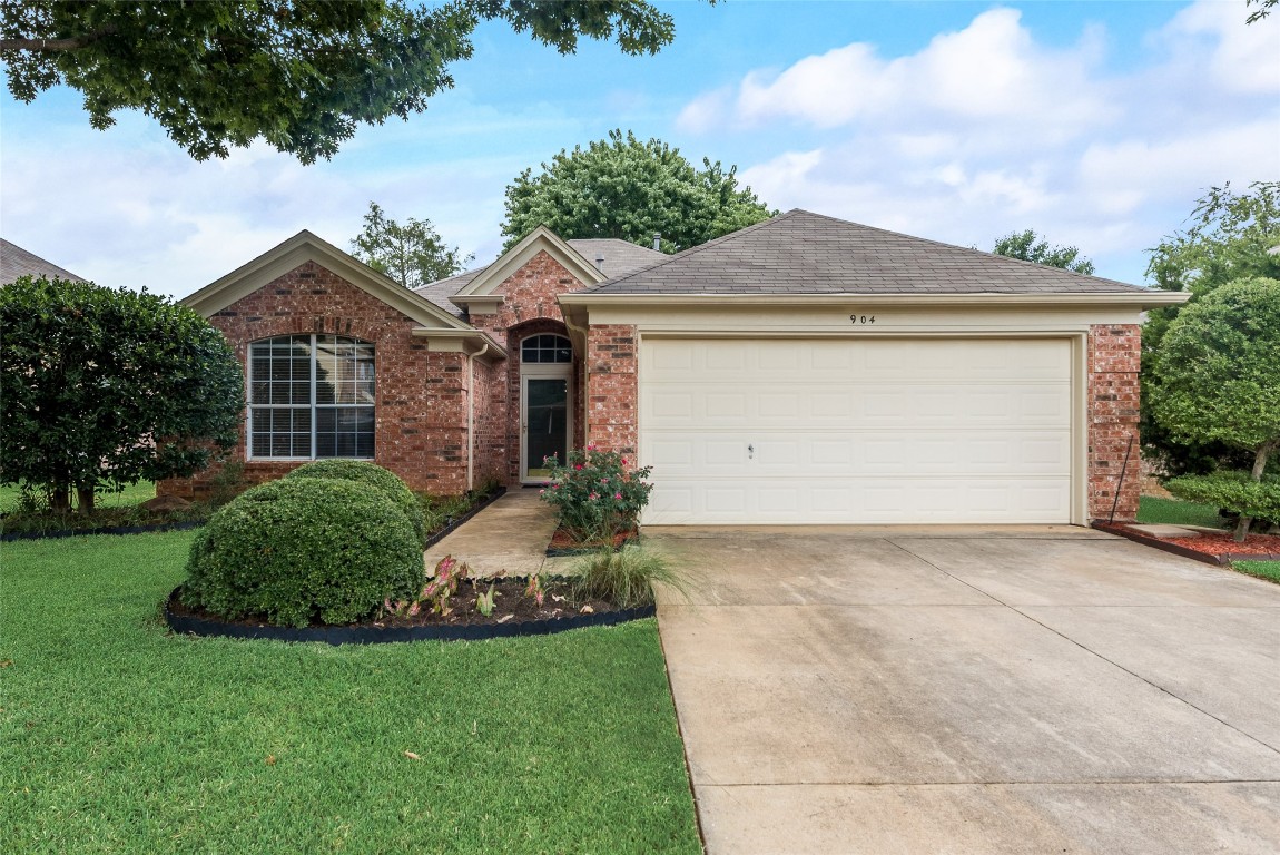 904 Winston Drive Euless TX 76039