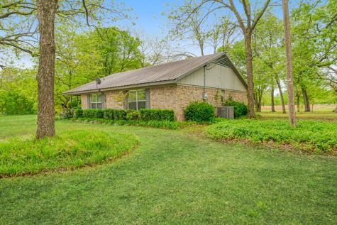 7757 Farm Road 137 Paris TX 75460