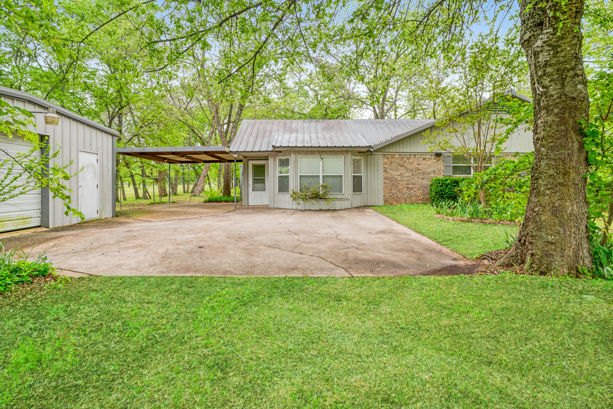 7757 Farm Road 137 Paris TX 75460