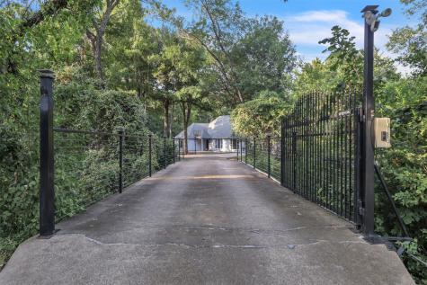 6702 Cliffwood Drive Dallas TX 75237