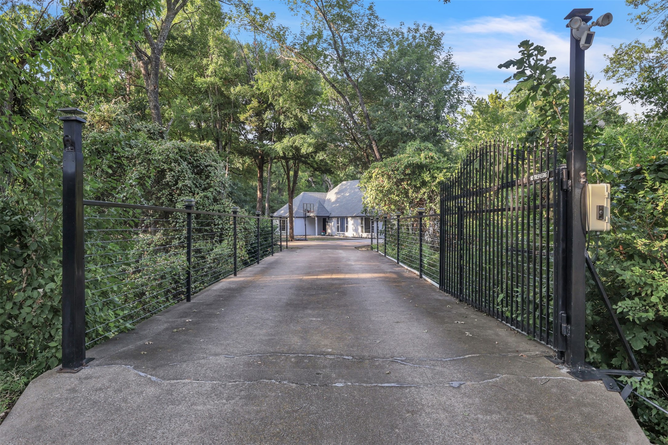 6702 Cliffwood Drive Dallas TX 75237