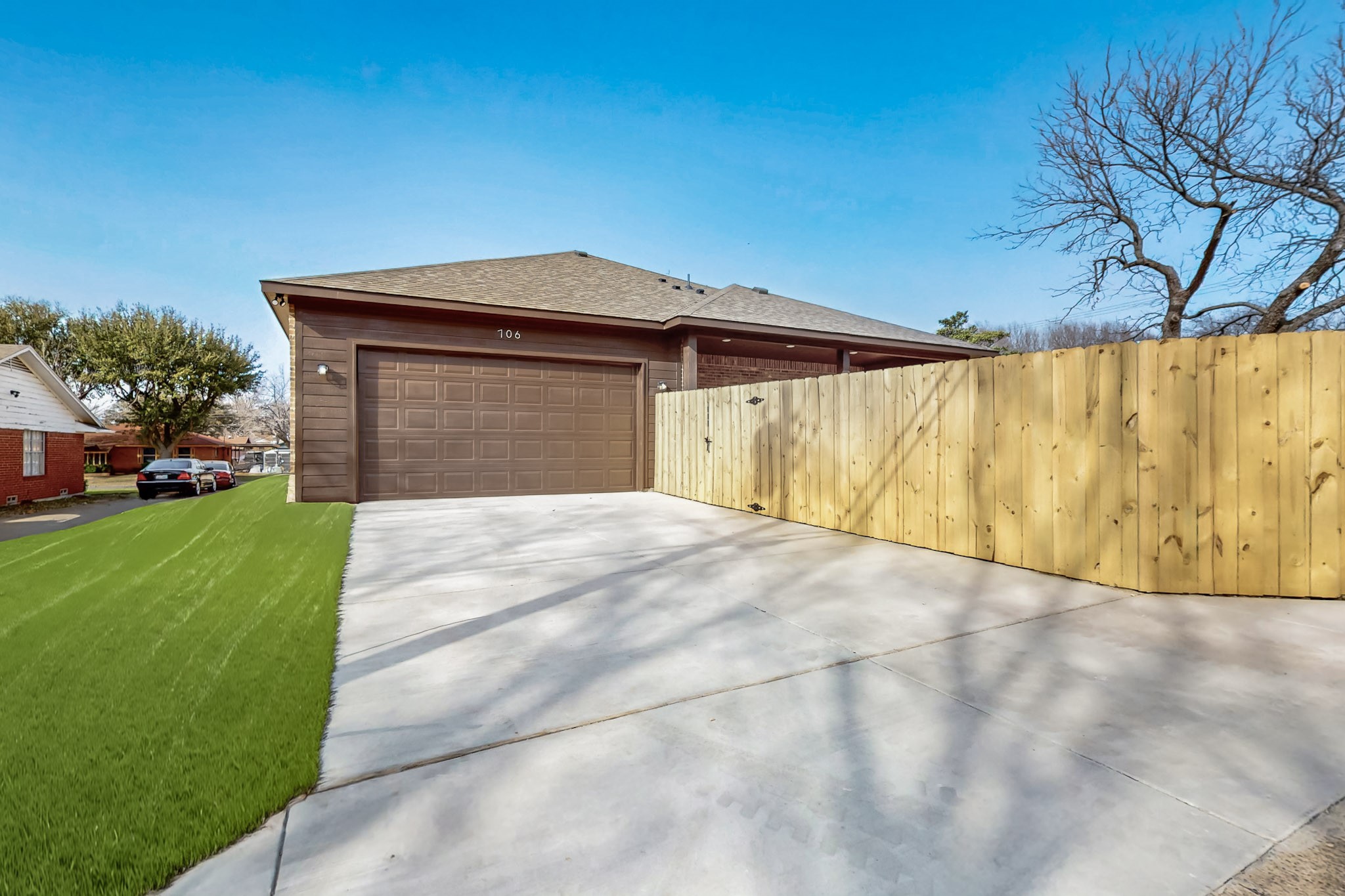 706 Poinsettia Lancaster TX 75146