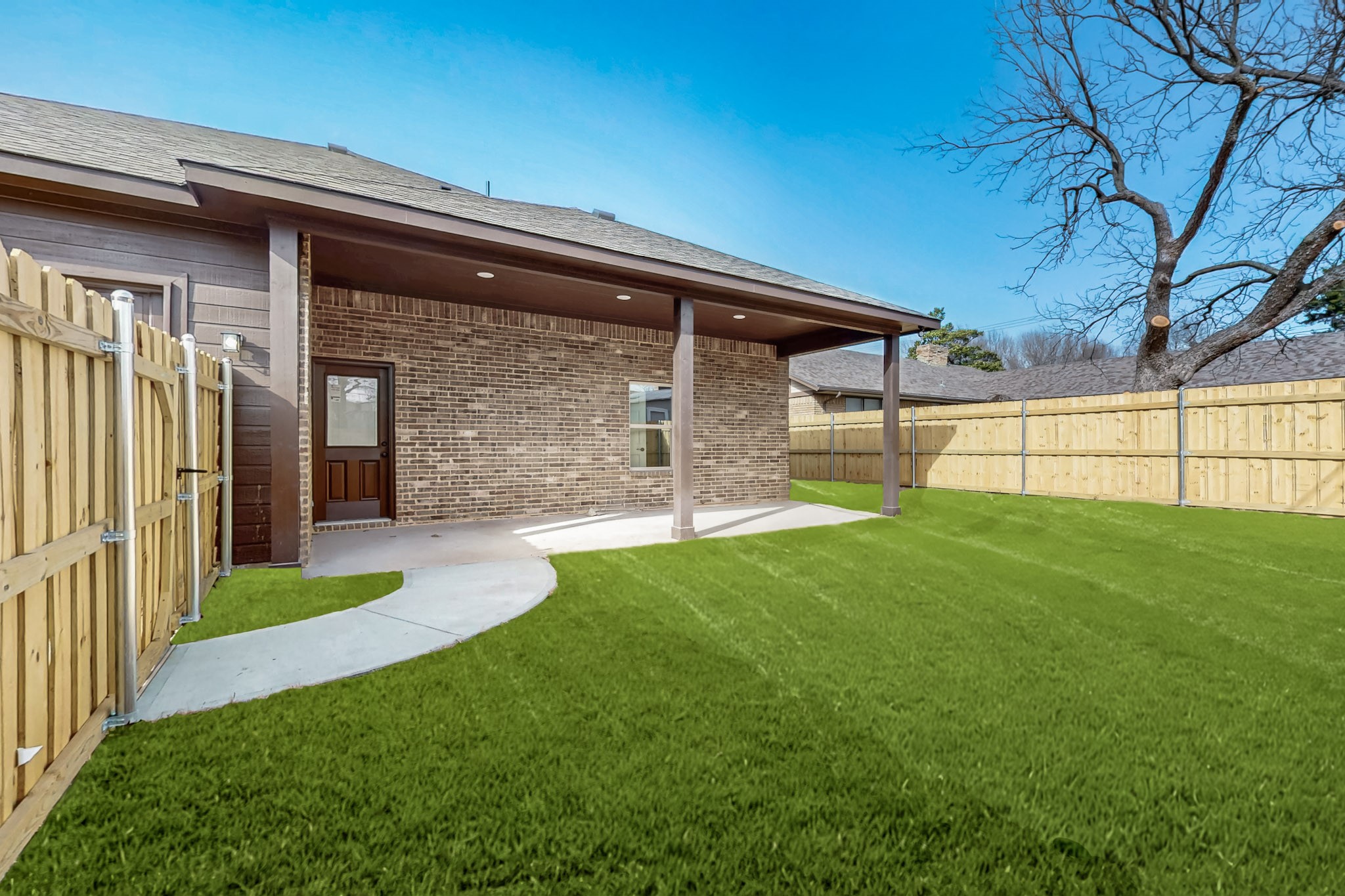 706 Poinsettia Lancaster TX 75146