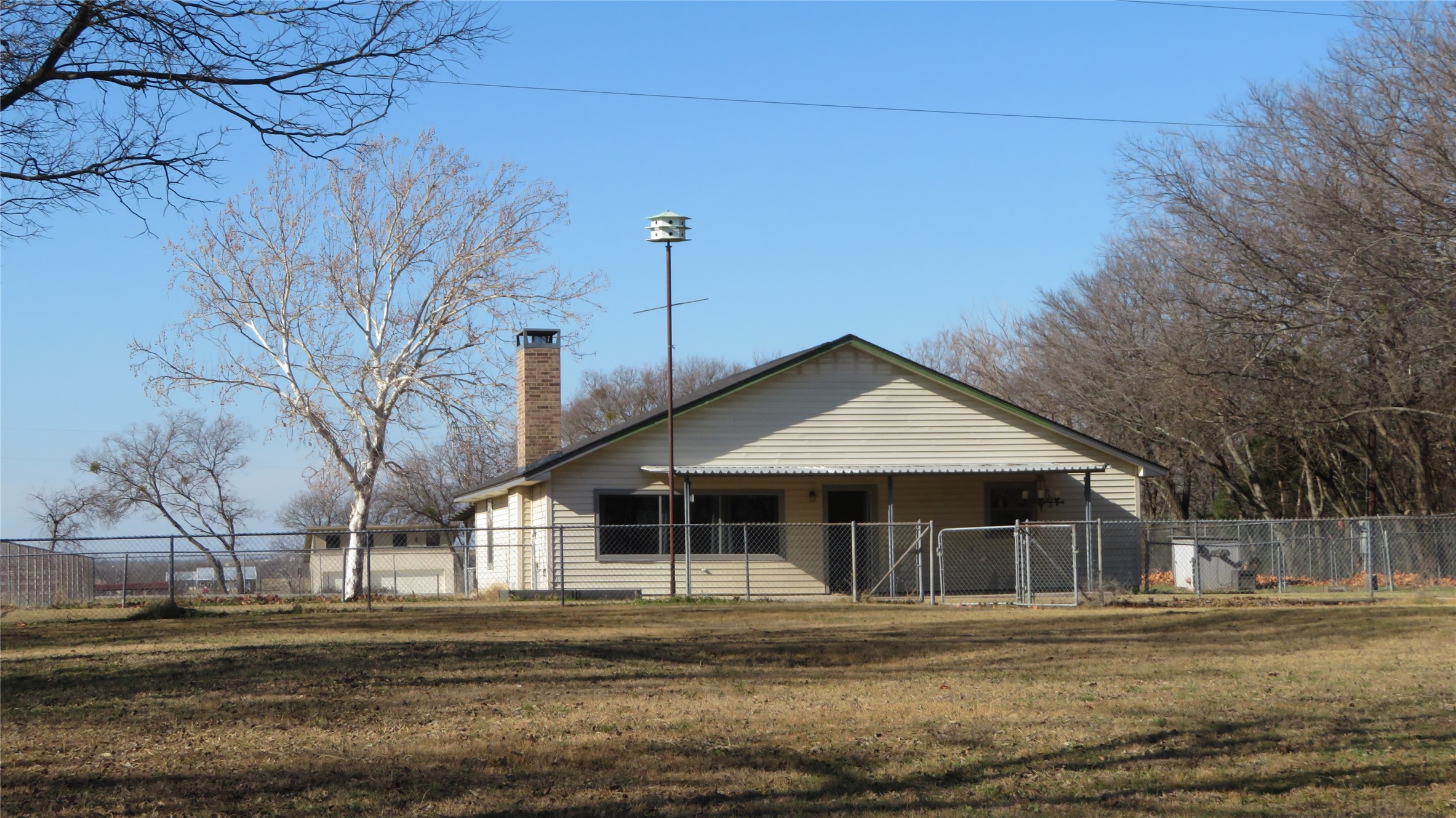 272 Chisam Road Valley View TX 76272