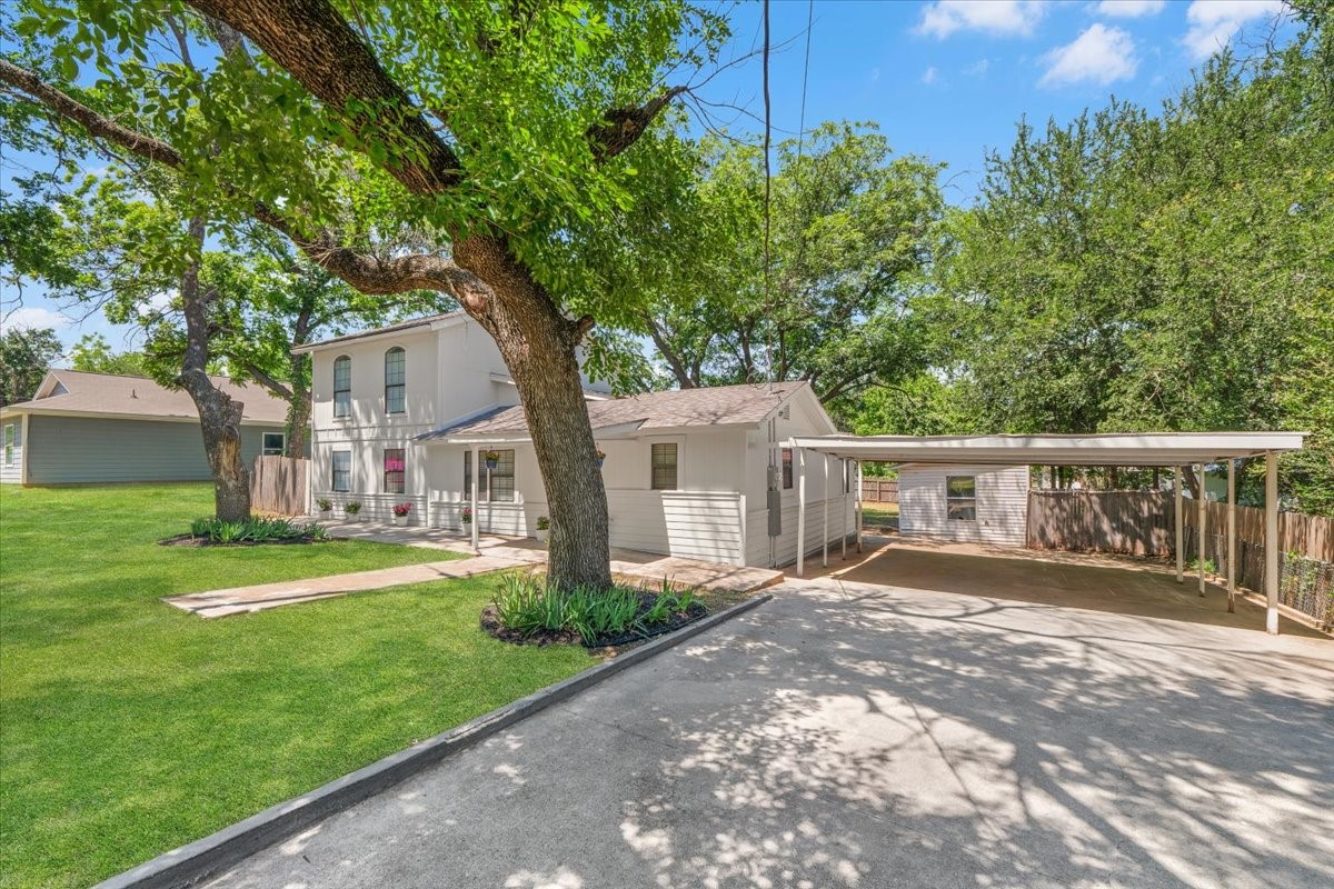 643 E Columbia Drive Azle TX 76020