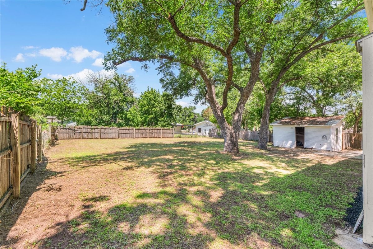 643 E Columbia Drive Azle TX 76020