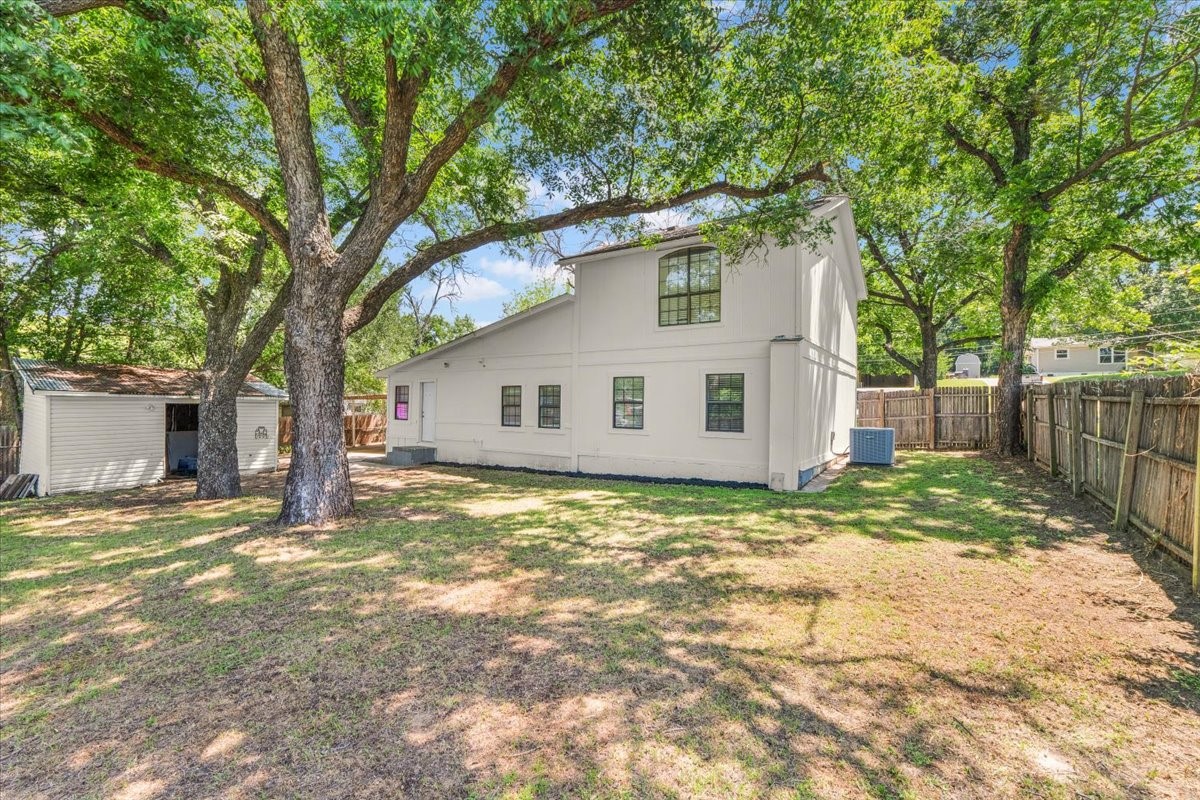 643 E Columbia Drive Azle TX 76020