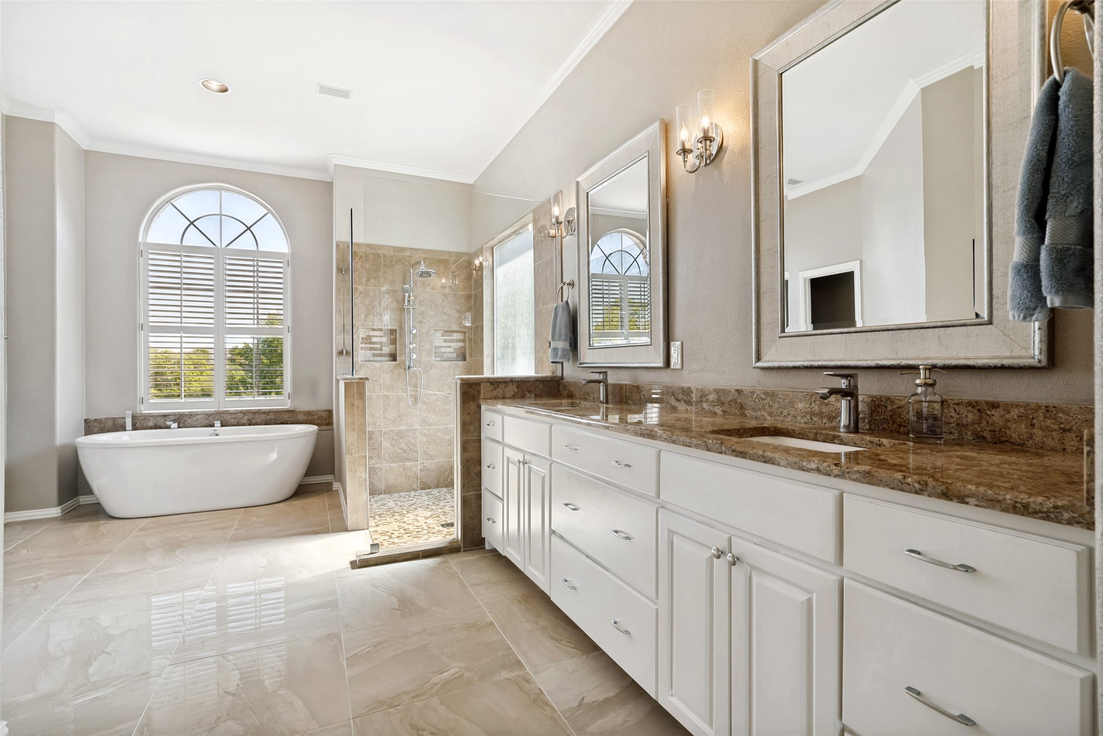 114 Danielle Drive Hudson Oaks TX 76087