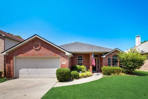 7613 Parkwood Plaza Drive Fort Worth TX 76137