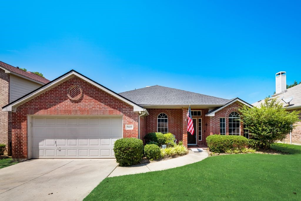 7613 Parkwood Plaza Drive Fort Worth TX 76137