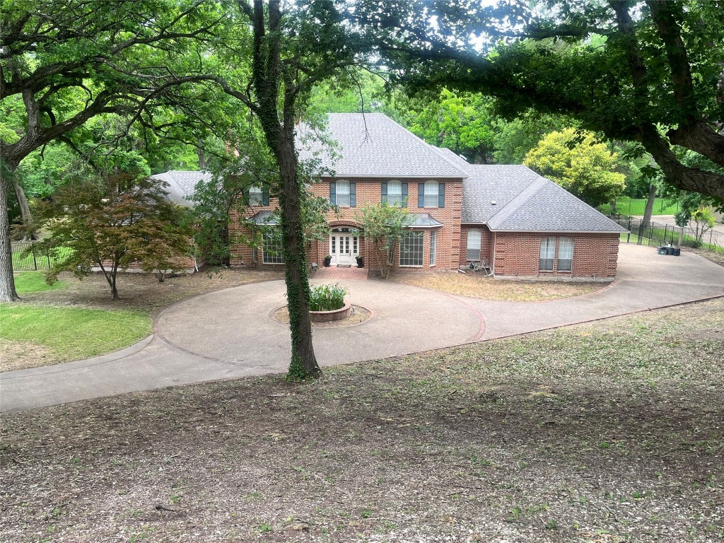 1227 Whispering Oaks Drive Desoto TX 75115