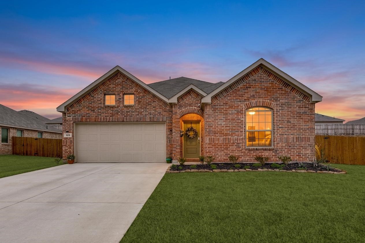 1213 Dragon Way Azle TX 76020