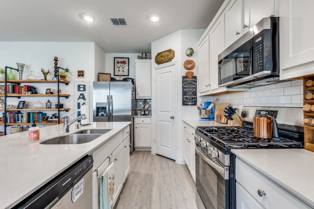 1213 Dragon Way Azle TX 76020