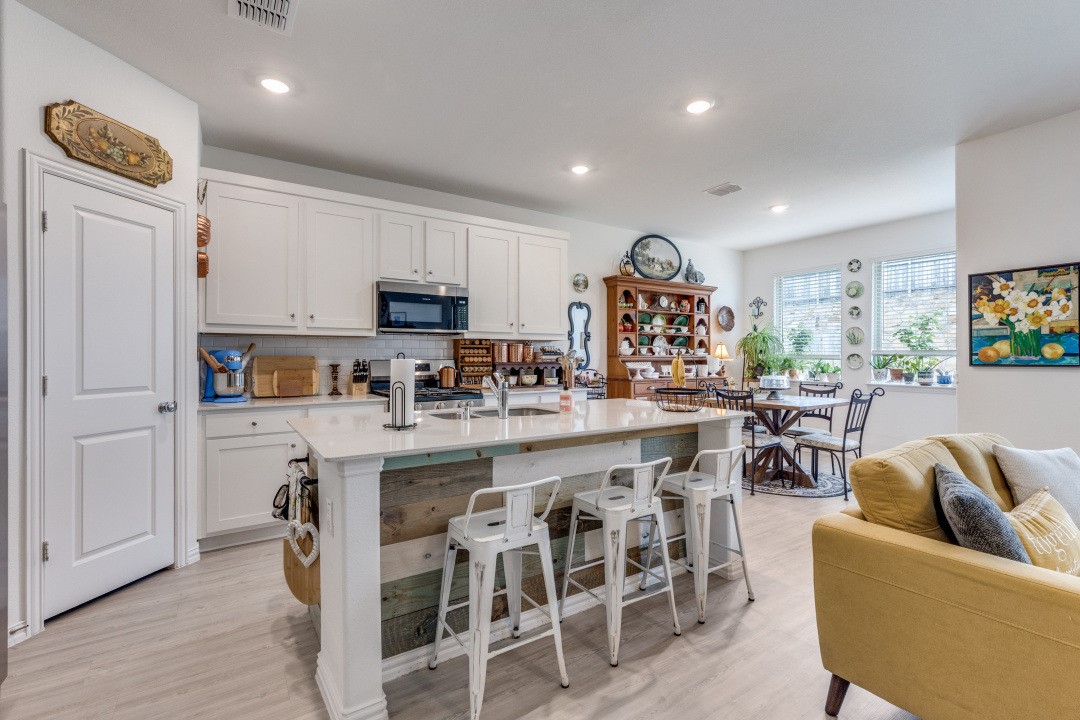 1213 Dragon Way Azle TX 76020