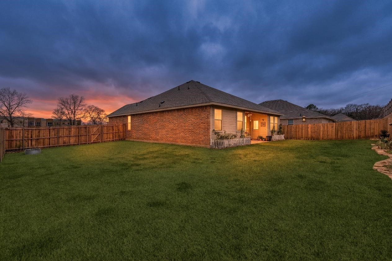 1213 Dragon Way Azle TX 76020