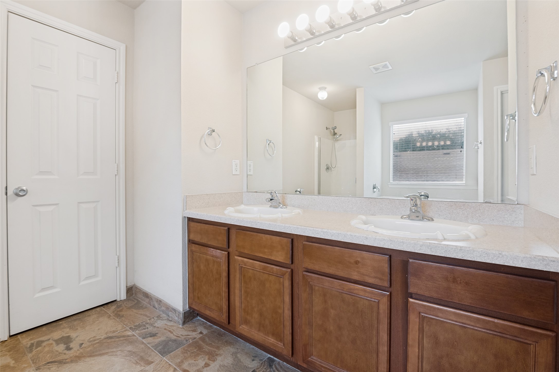 5891 Candlelight Lane Grand Prairie TX 75052