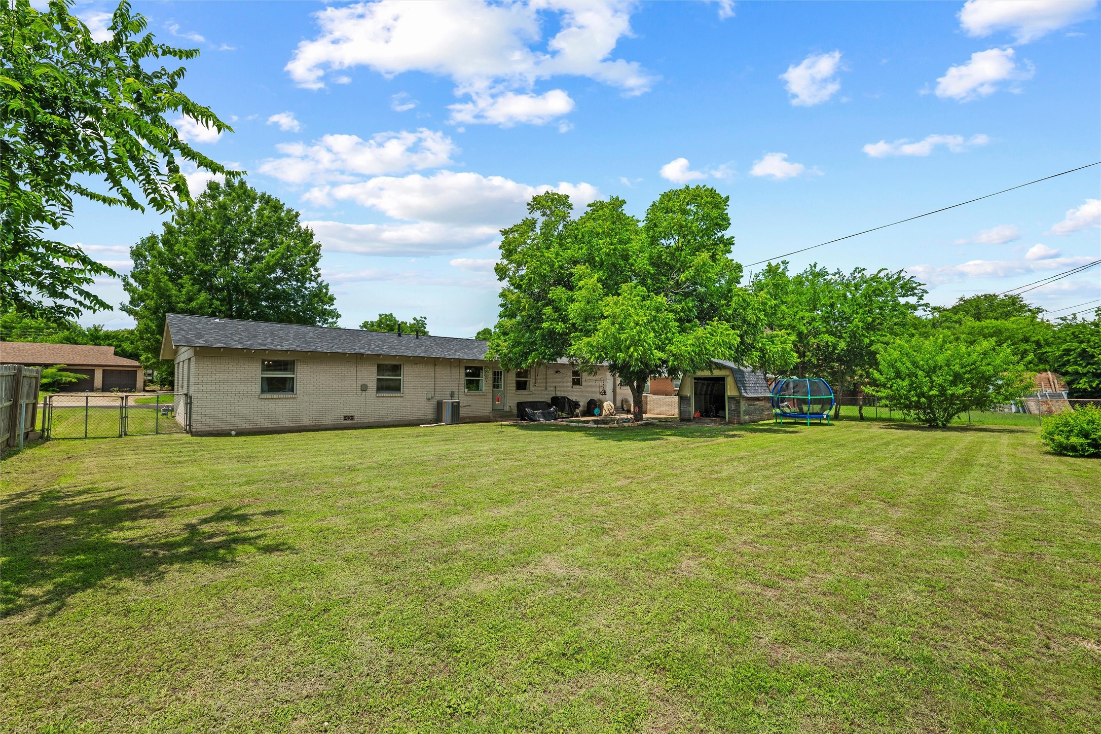 1213 Park Center Street Benbrook TX 76126