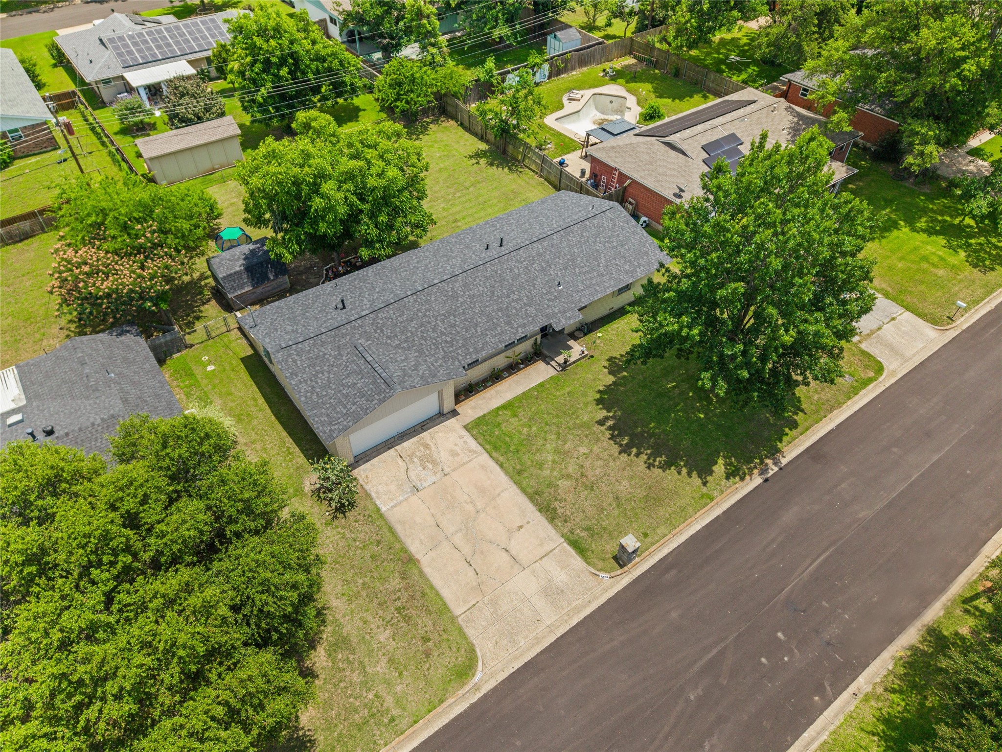1213 Park Center Street Benbrook TX 76126