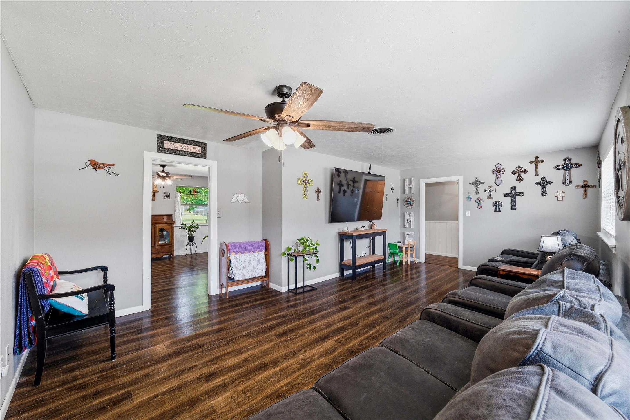 1213 Park Center Street Benbrook TX 76126