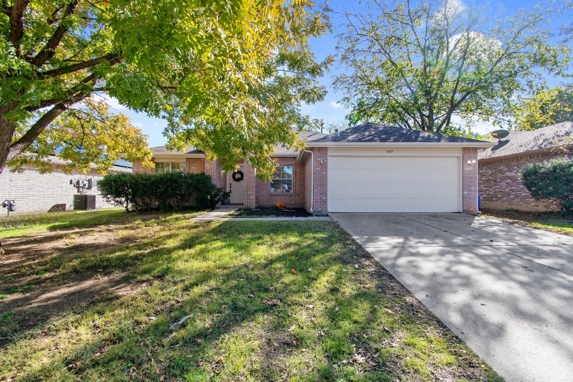 937 Silver Streak Drive Saginaw TX 76131