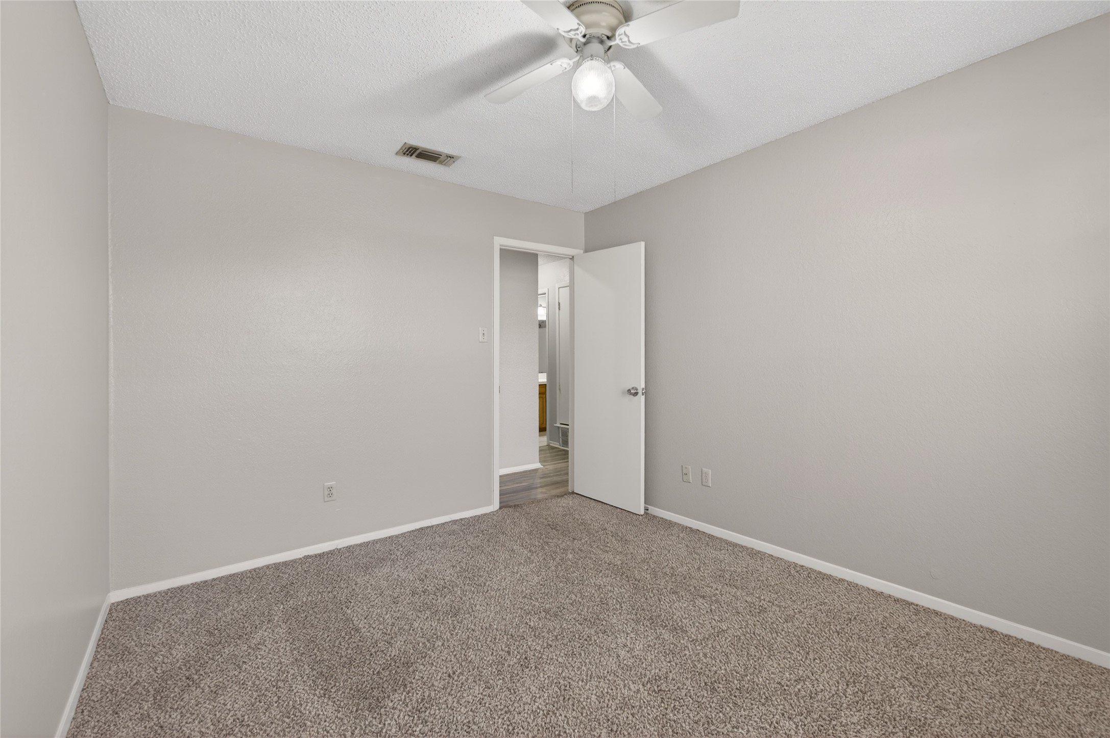 1034 Tennessee Trail Arlington TX 76017