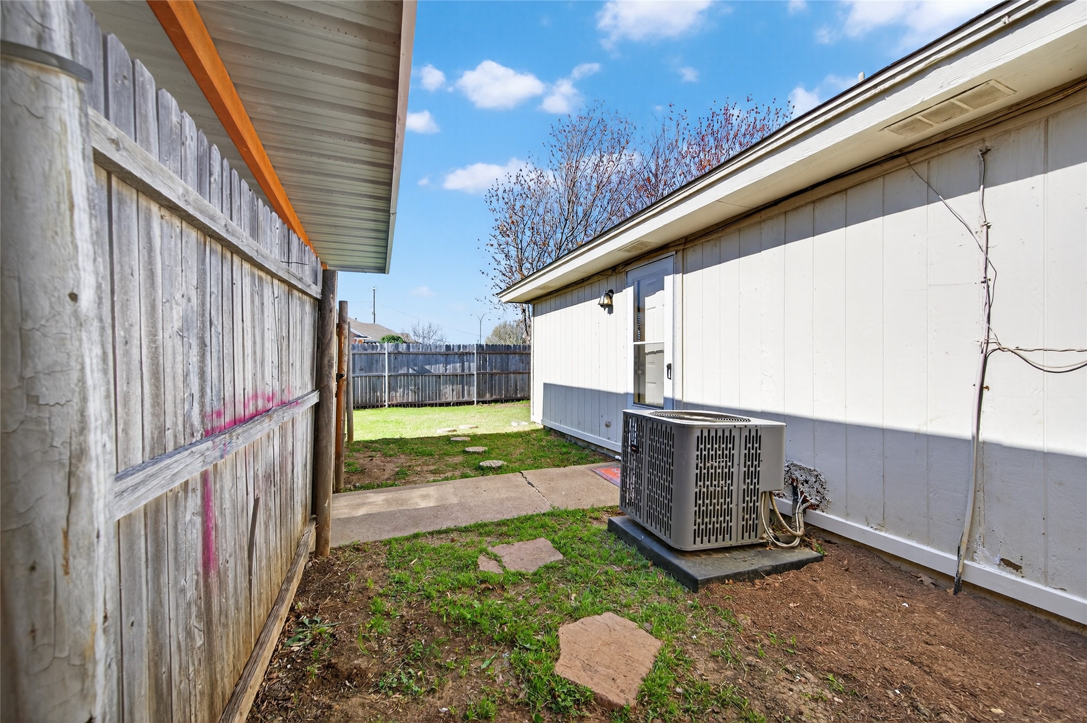 1034 Tennessee Trail Arlington TX 76017