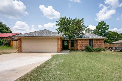 405 Oakwood Street Azle TX 76020
