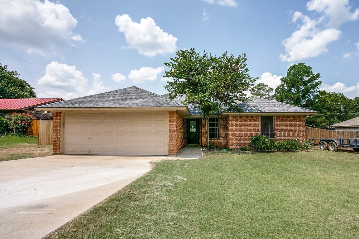 405 Oakwood Street Azle TX 76020