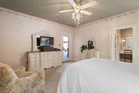 326 W Liberty Street Pilot Point TX 76258