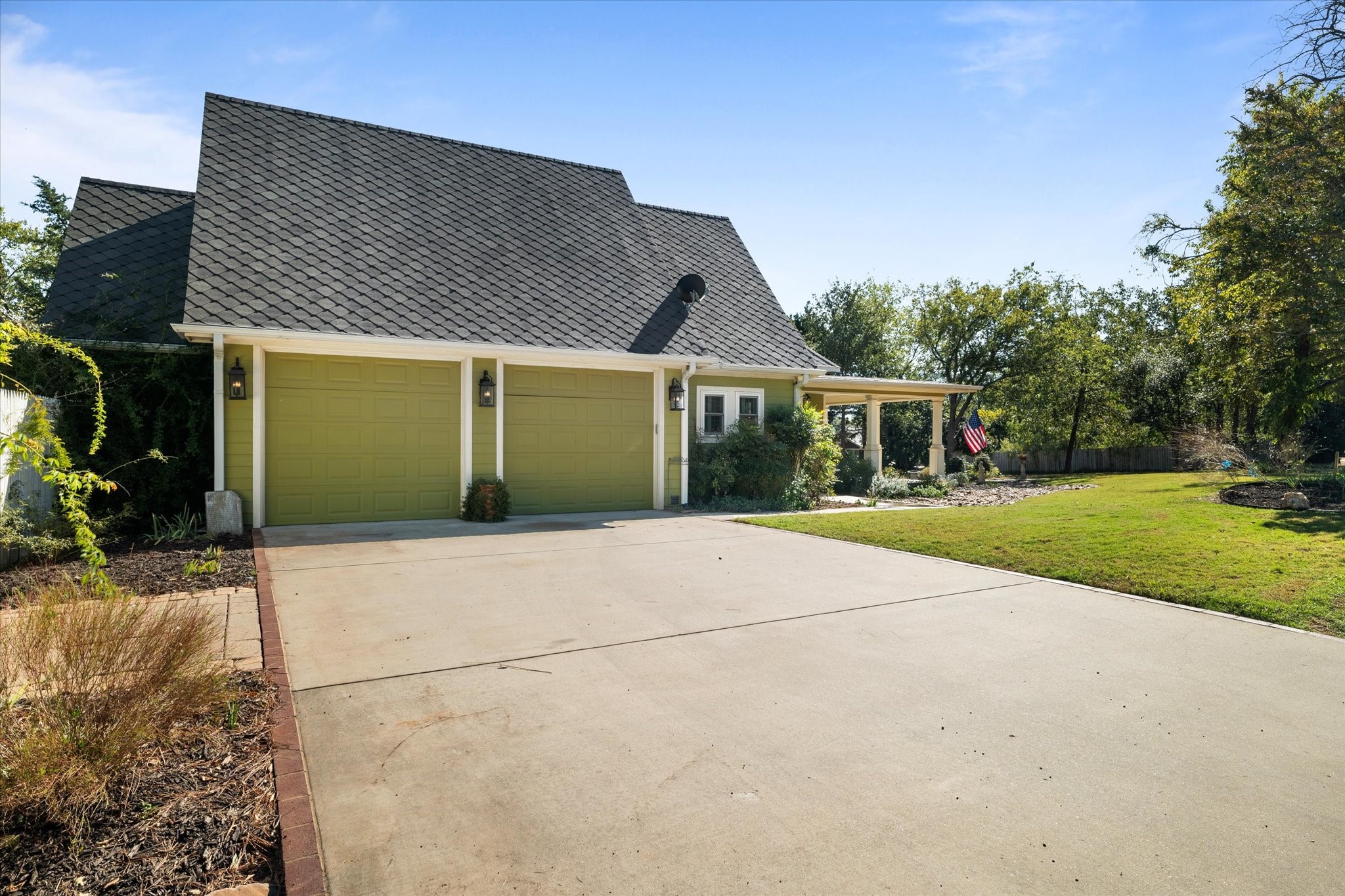 326 W Liberty Street Pilot Point TX 76258