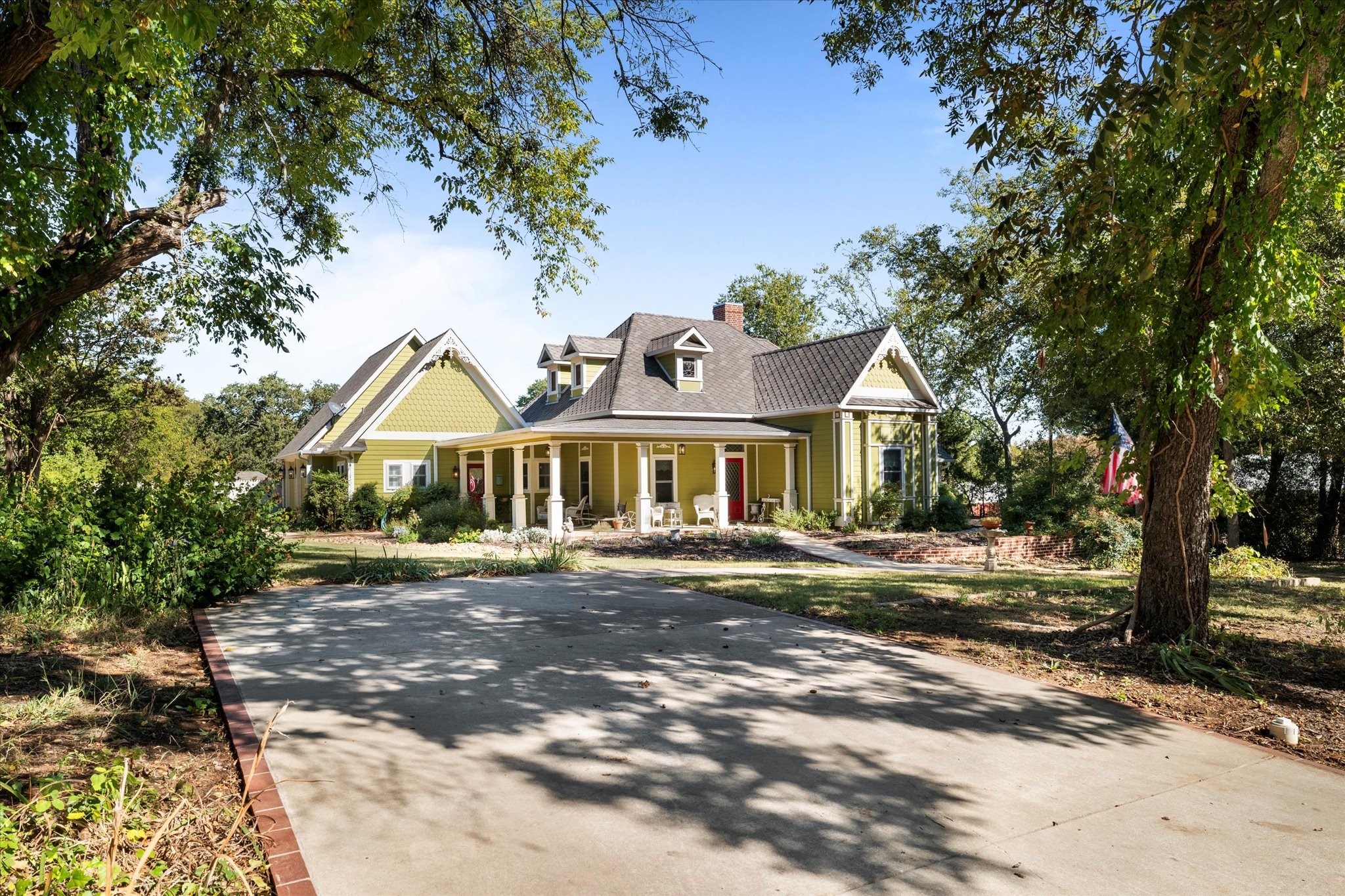 326 W Liberty Street Pilot Point TX 76258