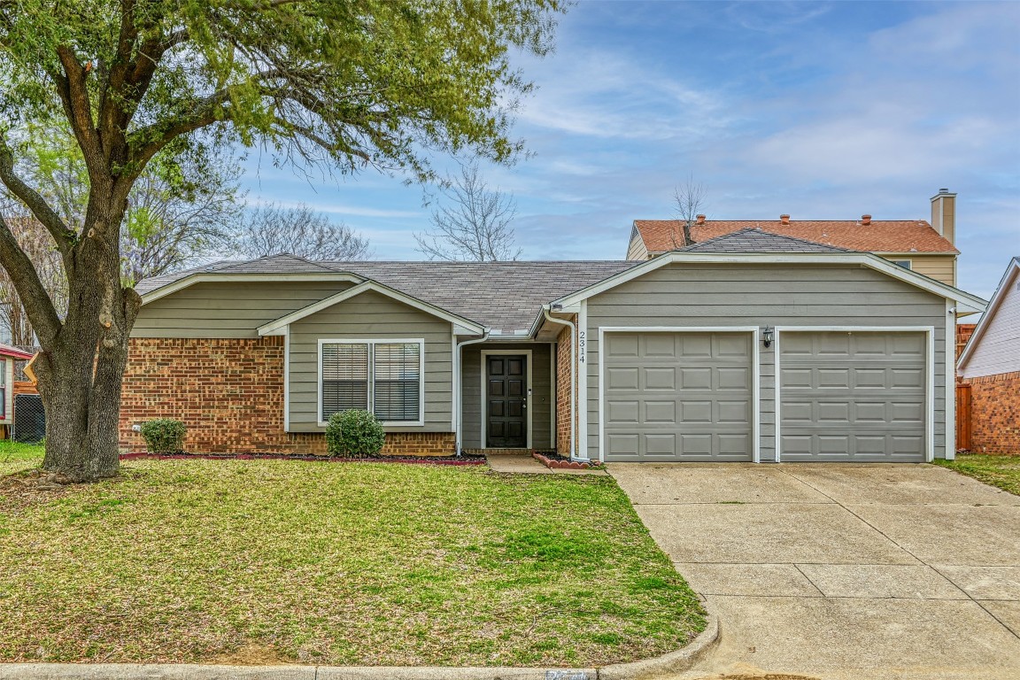 2314 Dartmouth Drive Grand Prairie TX 75052