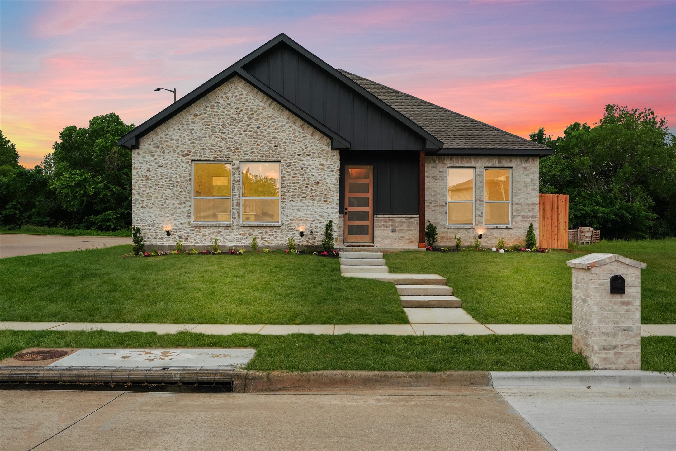 2300 Cherry Sage Drive Arlington TX 76001