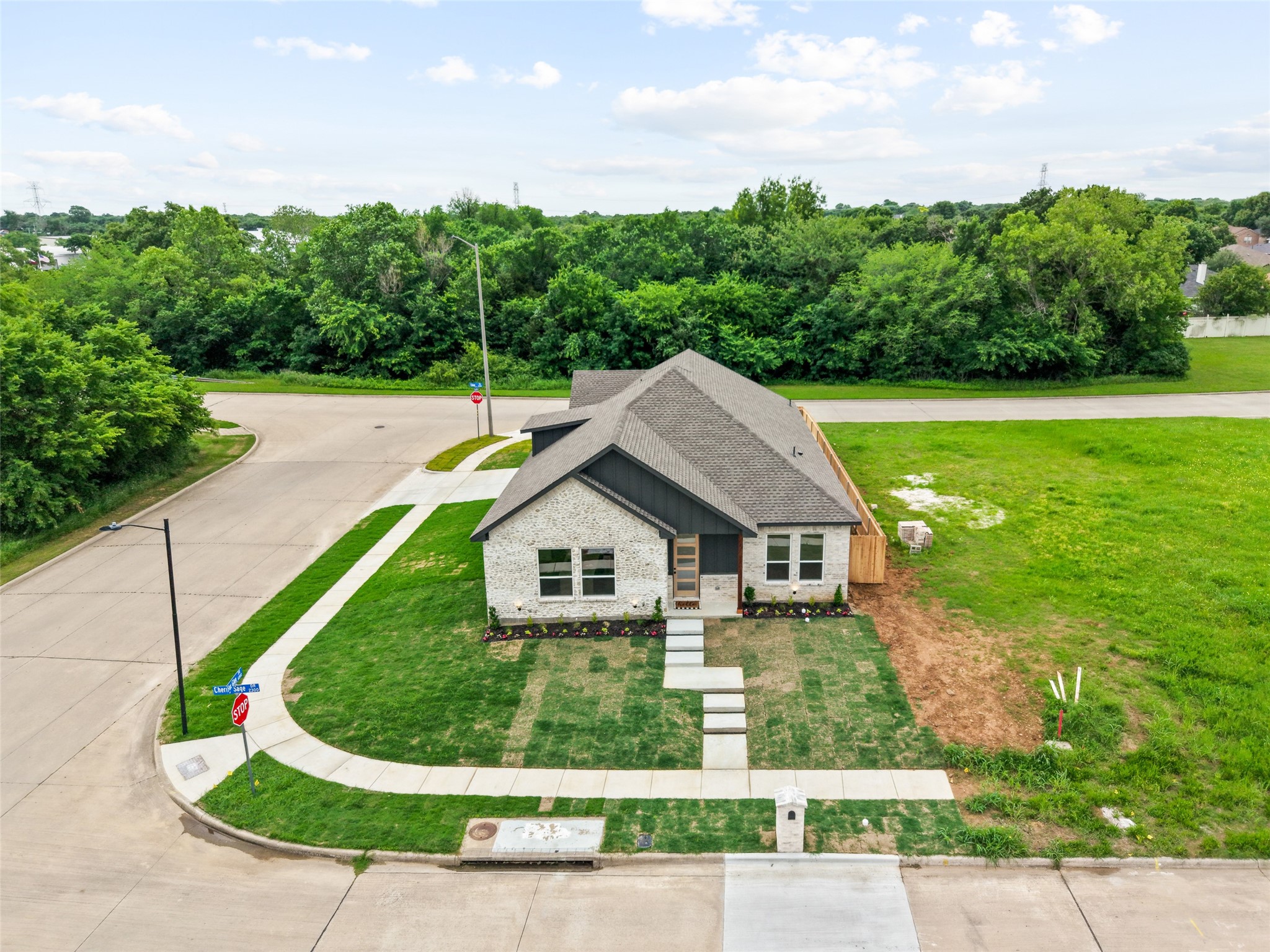 2300 Cherry Sage Drive Arlington TX 76001