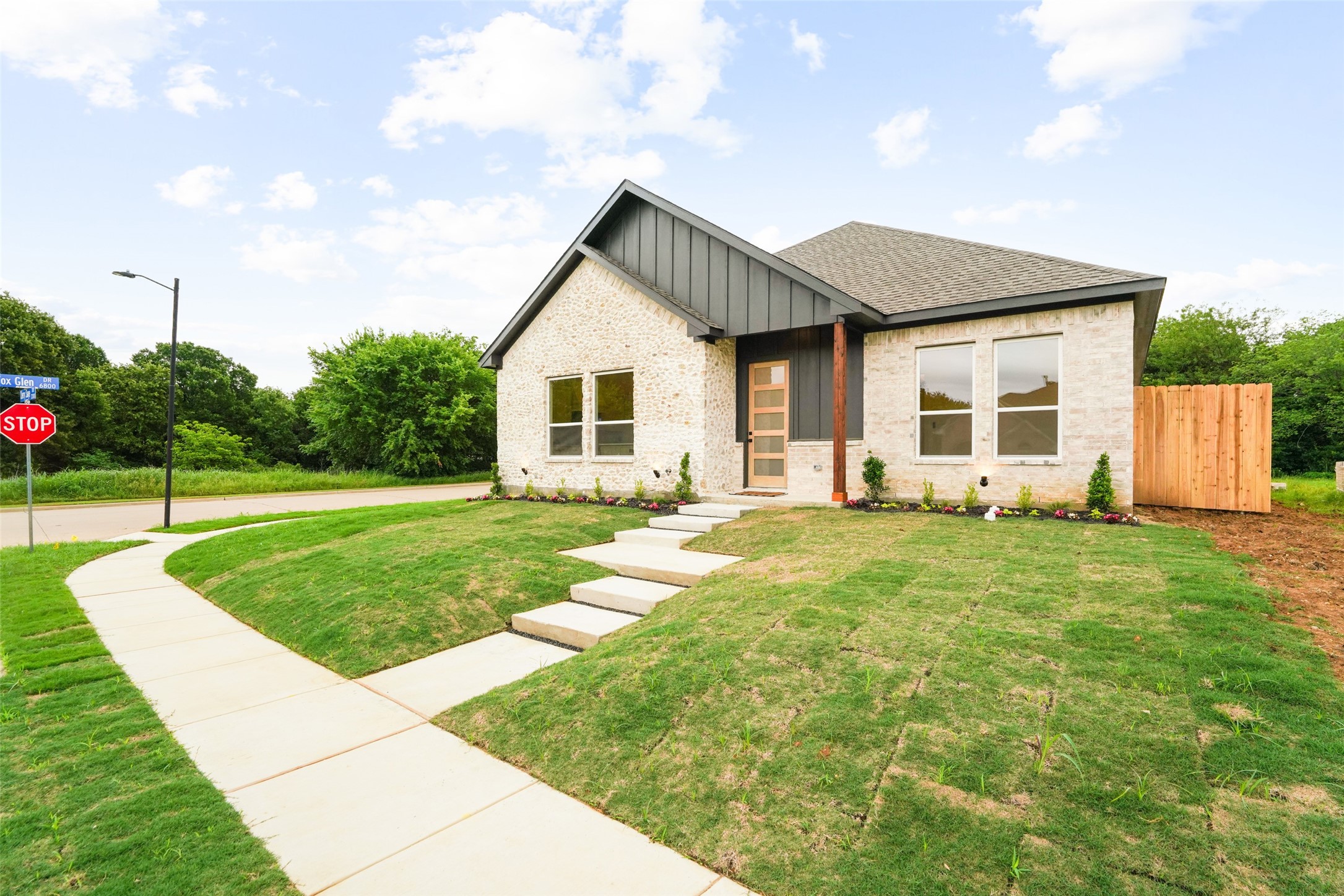 2300 Cherry Sage Drive Arlington TX 76001