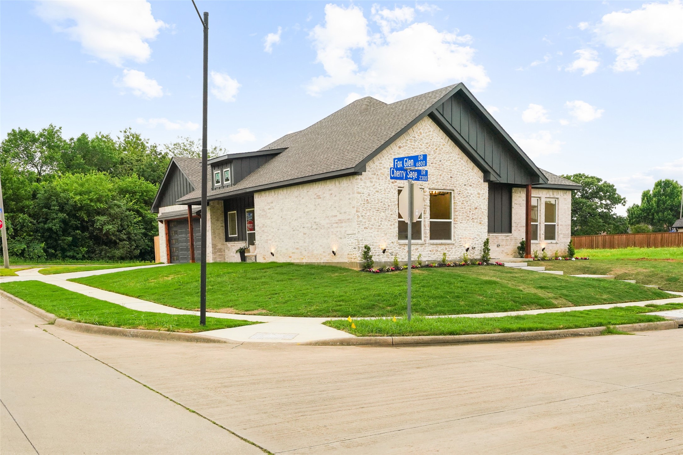 2300 Cherry Sage Drive Arlington TX 76001