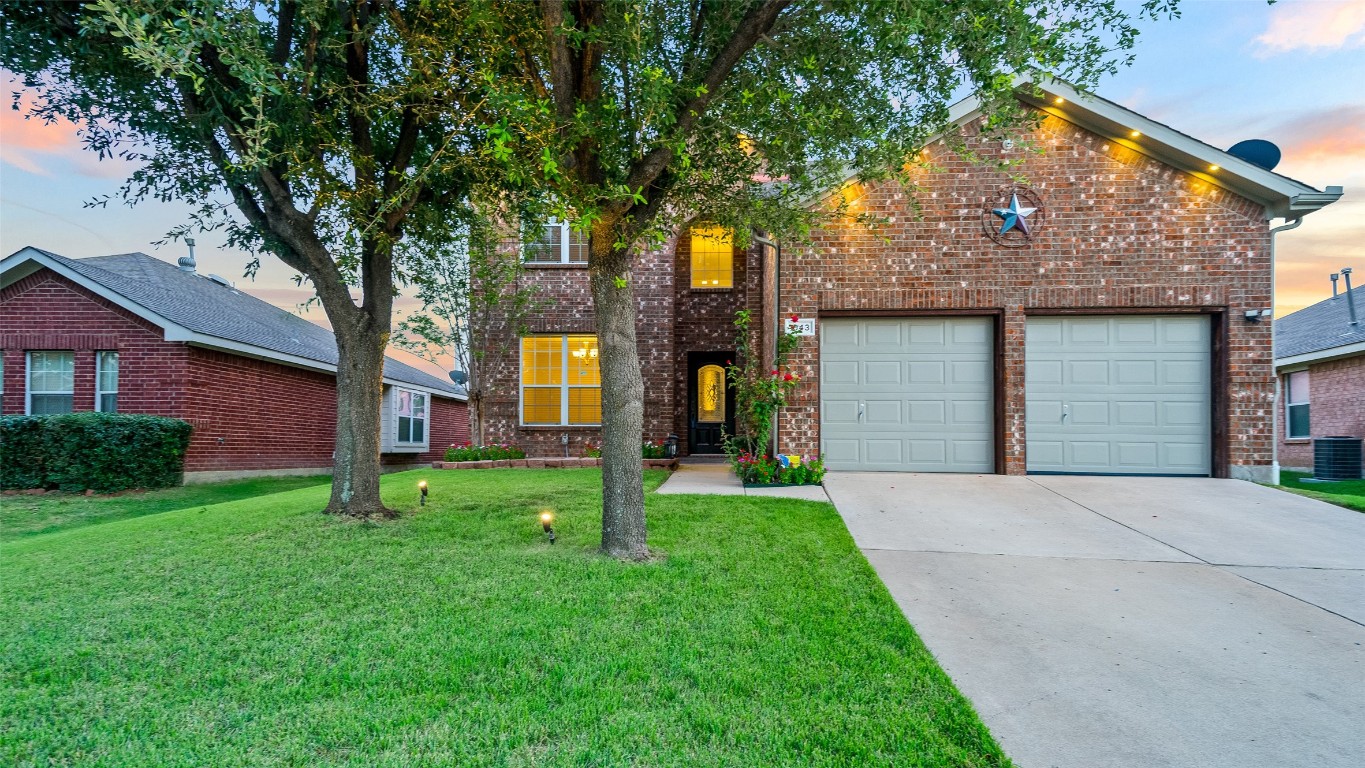 1043 Valley Brook Lane Grand Prairie TX 75052