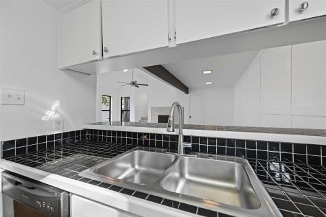 2409 Putnam Street Fort Worth TX 76112