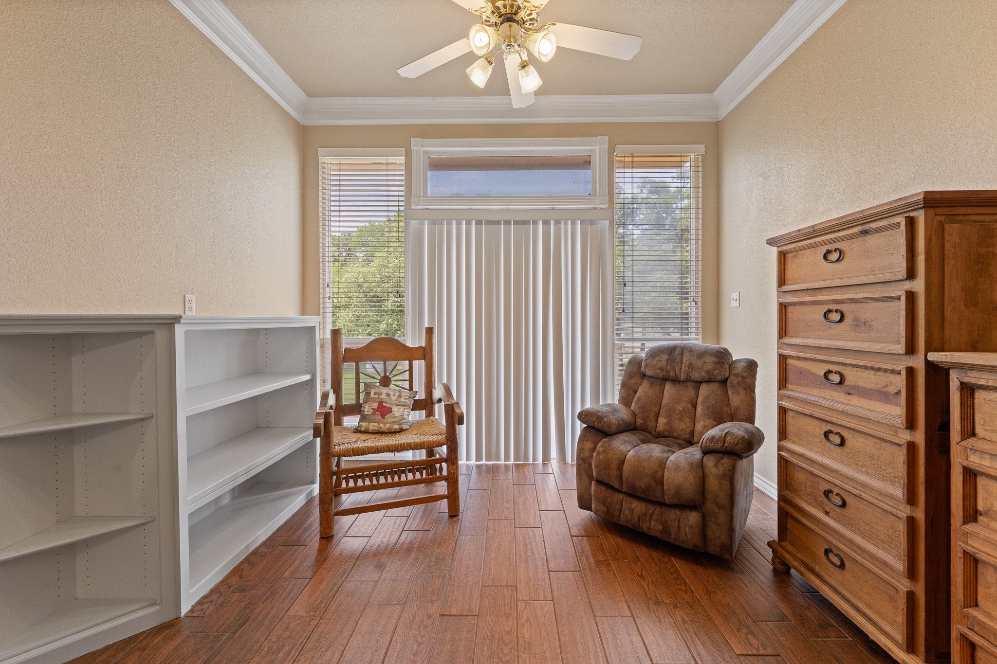 1701 W Lake Shore Drive Alvarado TX 76009