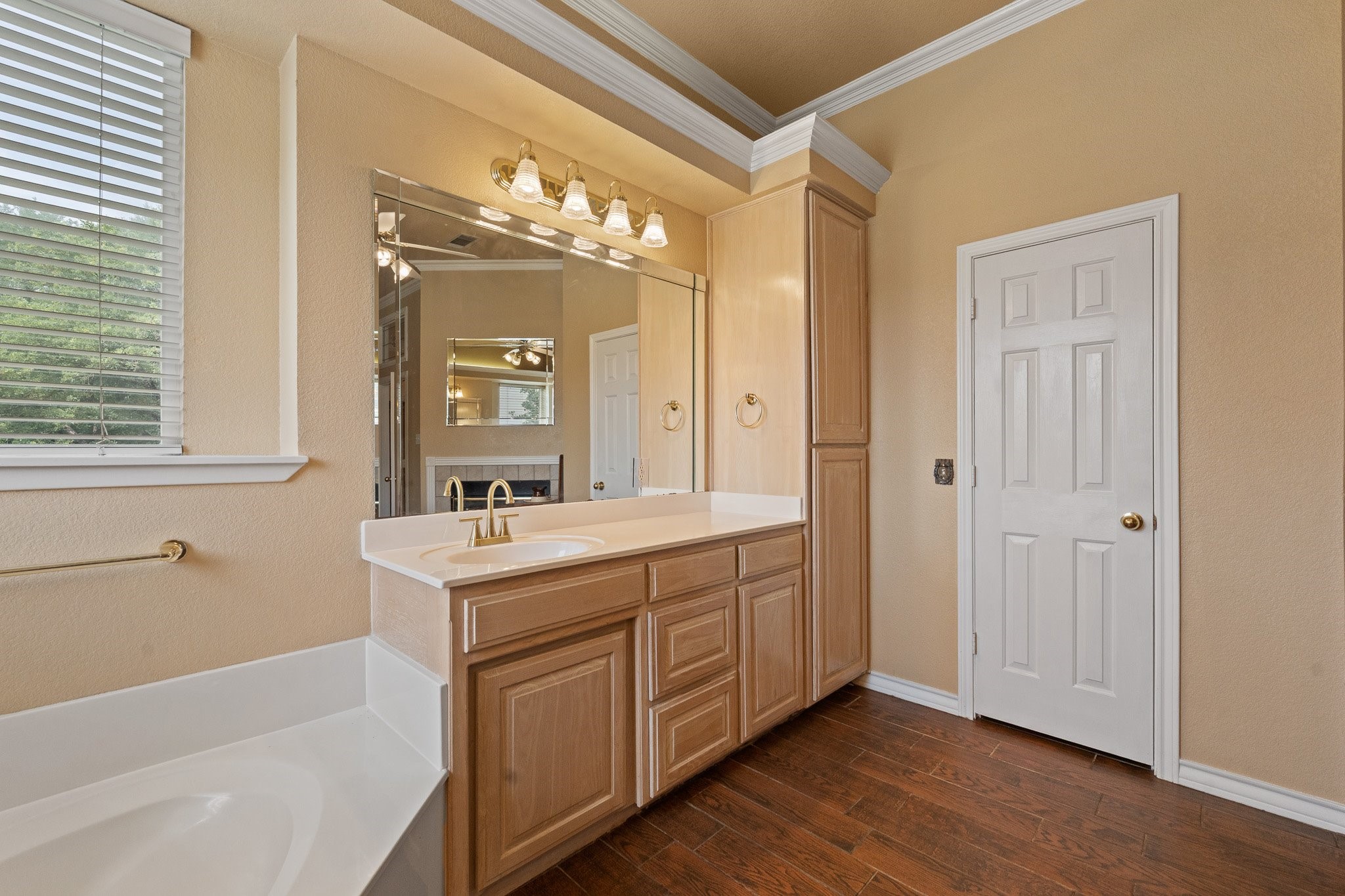 1701 W Lake Shore Drive Alvarado TX 76009