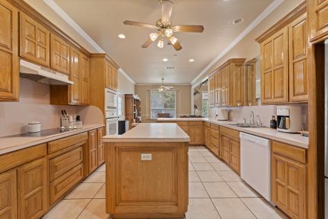 1701 W Lake Shore Drive Alvarado TX 76009
