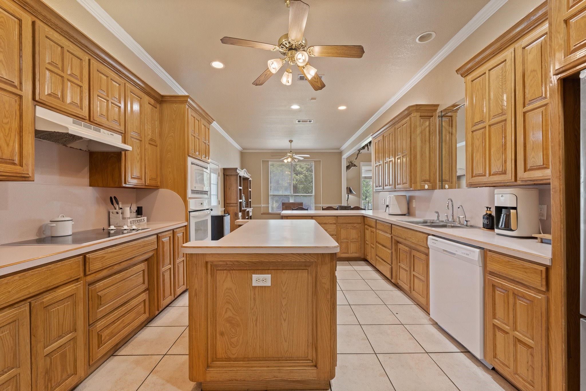 1701 W Lake Shore Drive Alvarado TX 76009